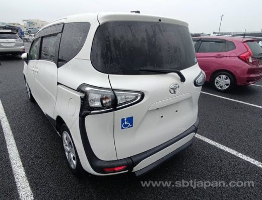 Toyota Sienta – Wheelchair Accessible MPV with Rear Ramp